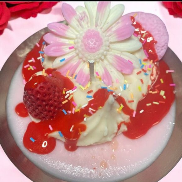 Handmade - Strawberry Martini Candle crafted in a Stainless Steel Martini Glass - Picture 4 of 5